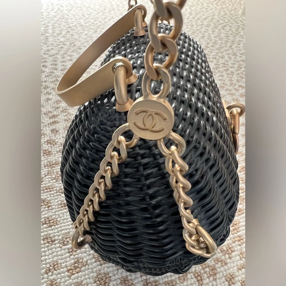 CHANEL Heart Lock Wicker Bag Cruise 2004/2005 ♥️ - Picture 5 of 16